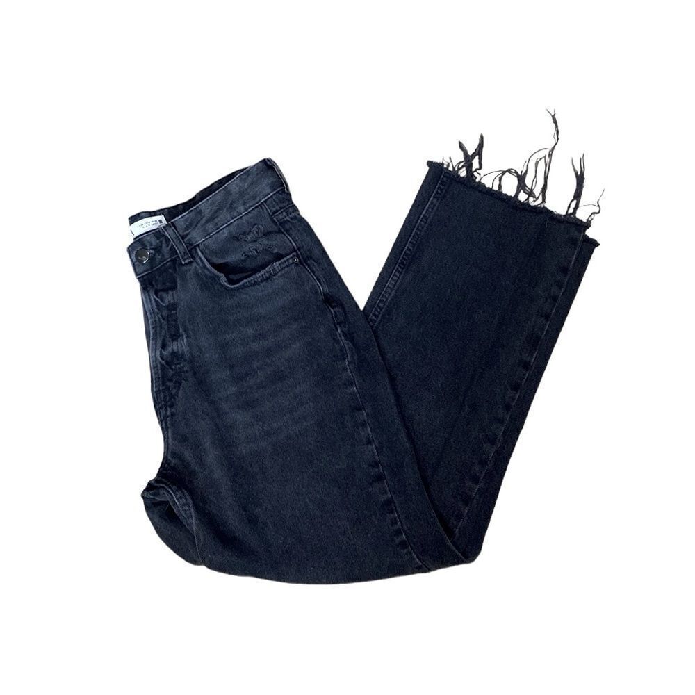 Zara women’s high rise, button fly jeans. Size 8